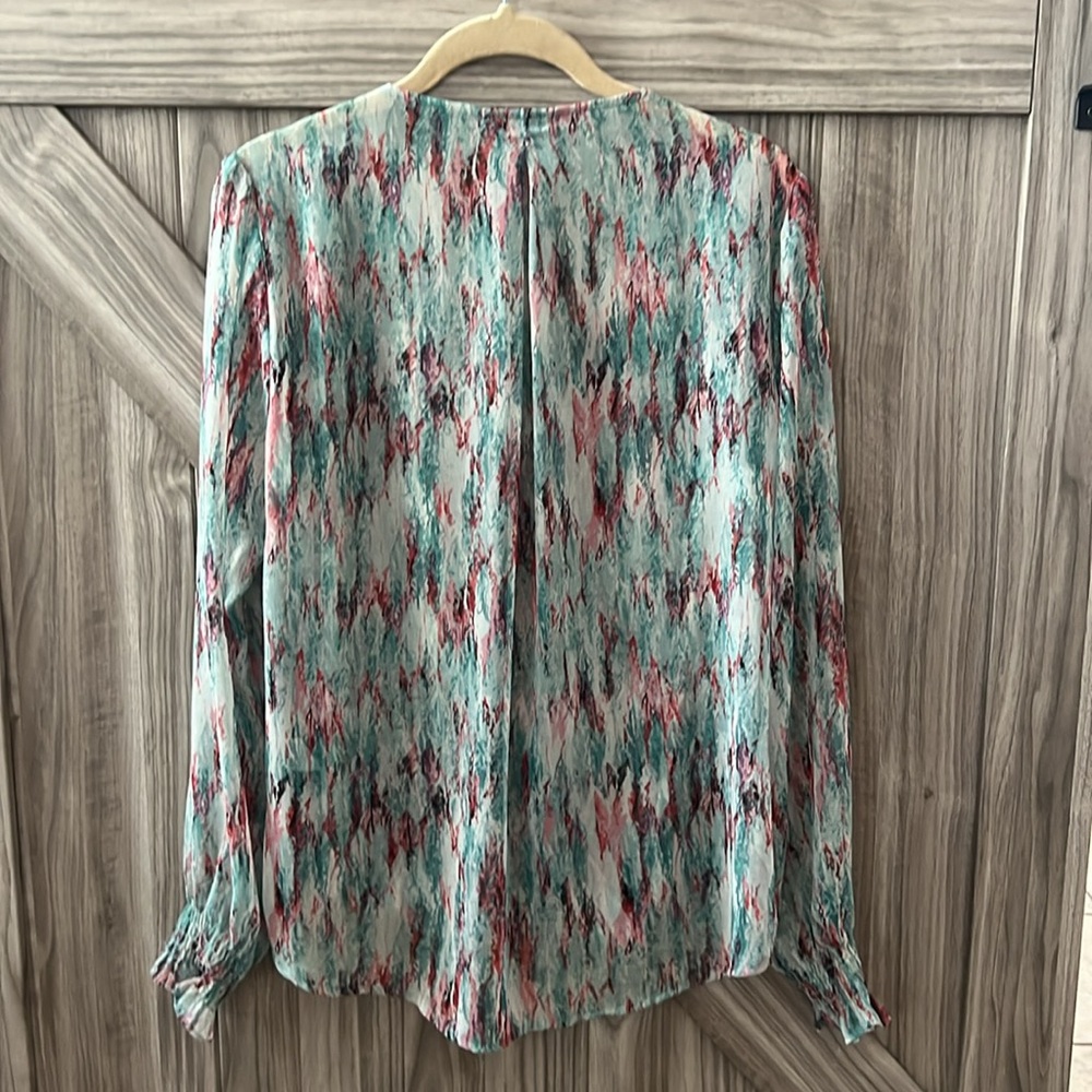 Small, multi colored blouse - Picture 2 of 2